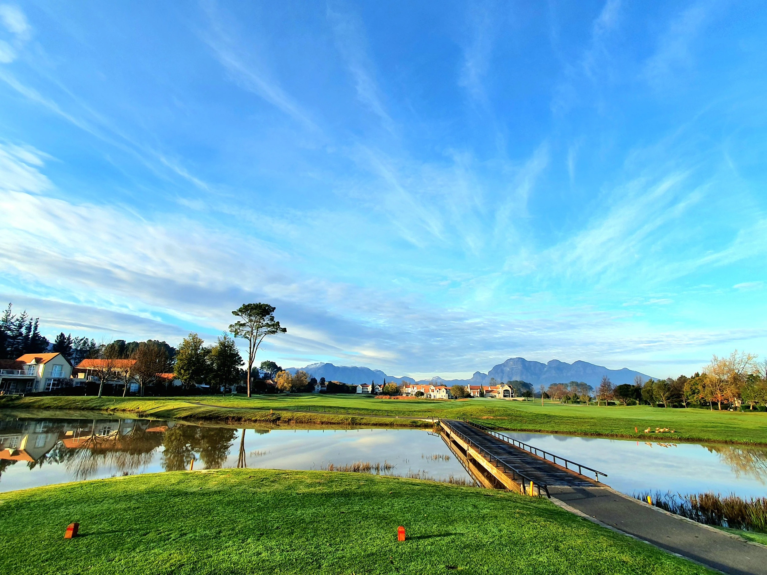 Gorgeous setting to Paarl Golf Club, near Stellenbosch, South Africa. Golf Planet Holidays