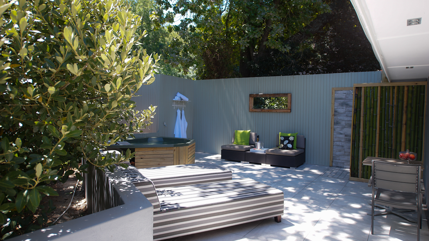 Your own hot tub at Silver Forest, Somerset West, Western Cape, South Africa. Golf Planet Holidays