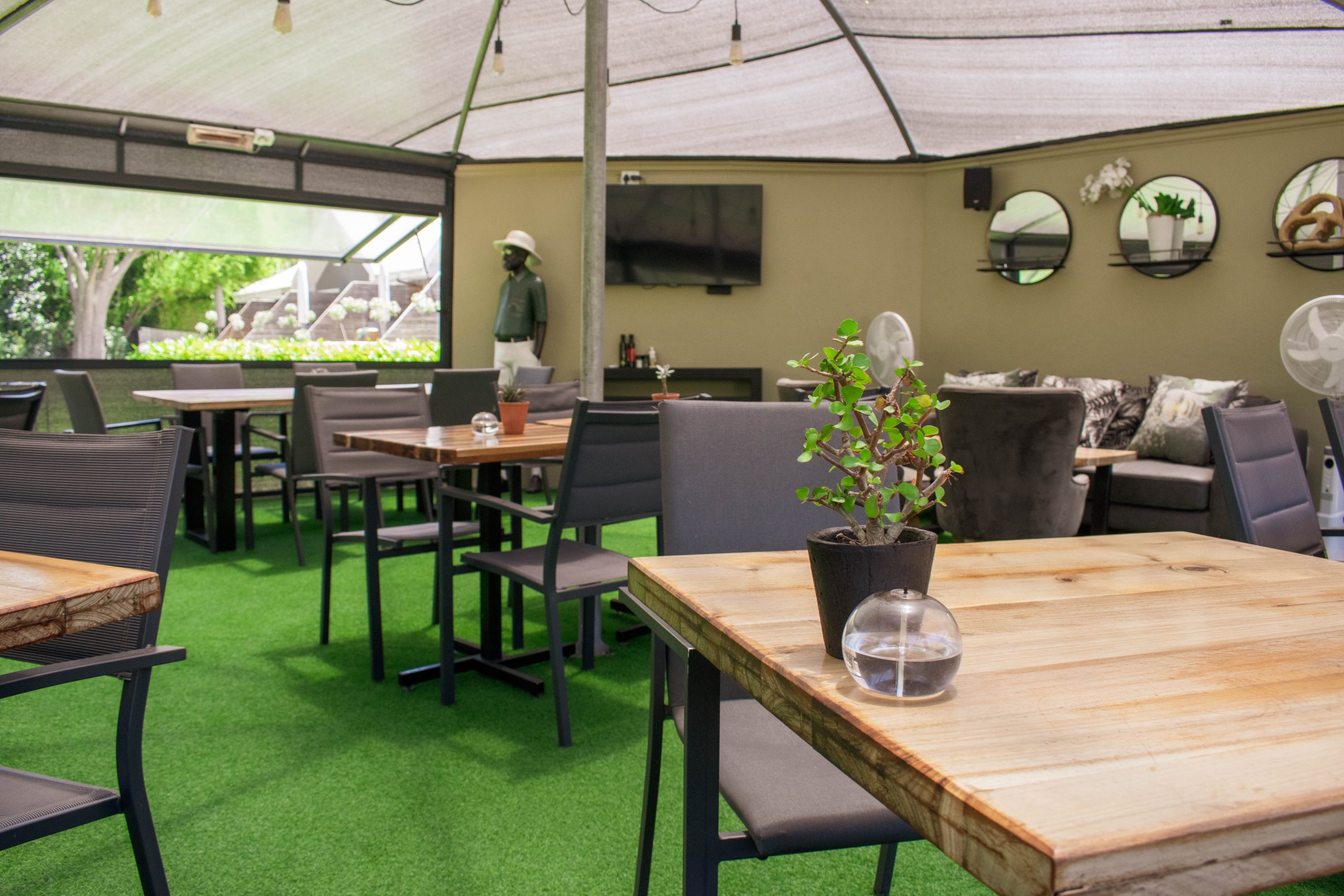 Dining at Silver Forest, Somerset West, Western Cape, South Africa. Golf Planet Holidays